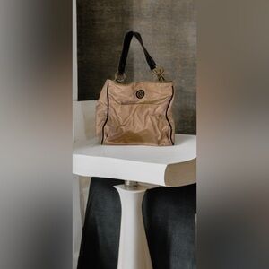 Elegant Black and Tan Women's Shoulder Bag